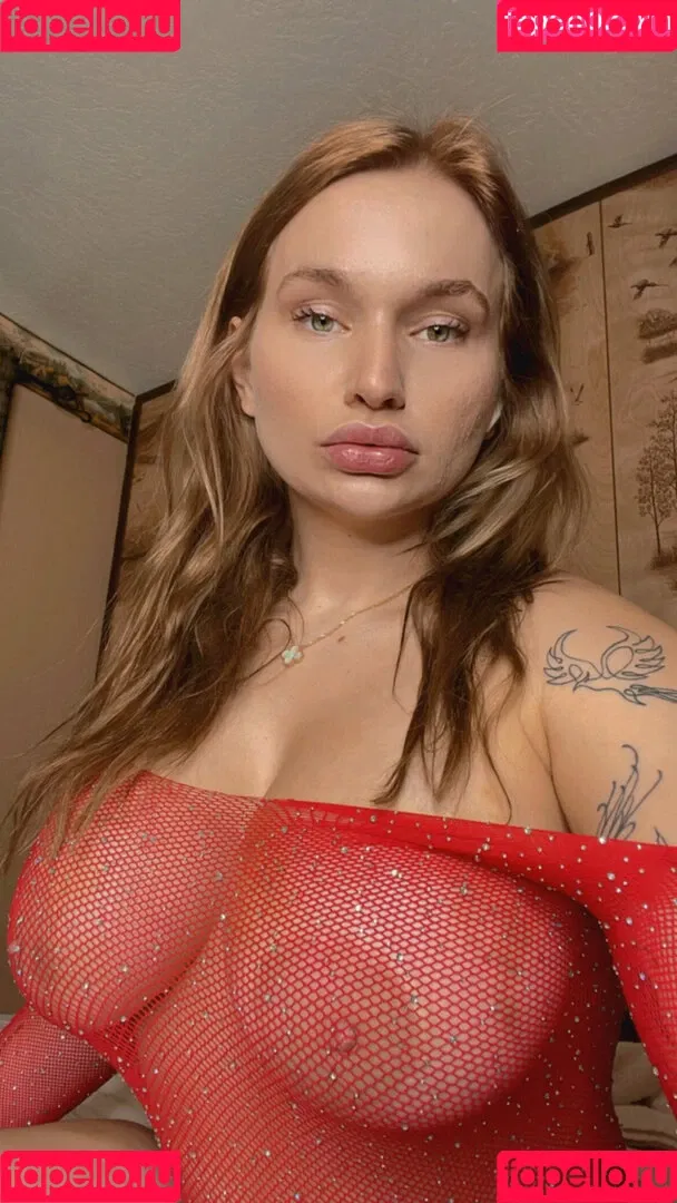 Zoie Burgher Onlyfans Photo Gallery 