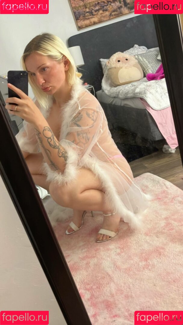 Zoie Burgher Onlyfans Photo Gallery 