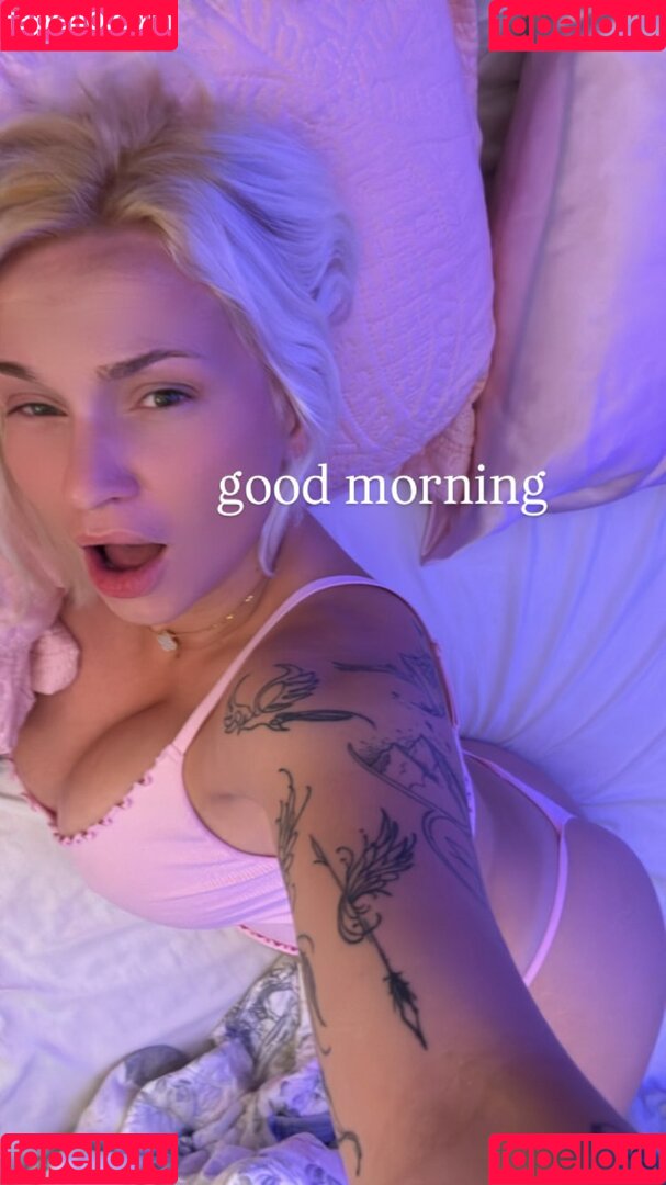 Zoie Burgher Onlyfans Photo Gallery 