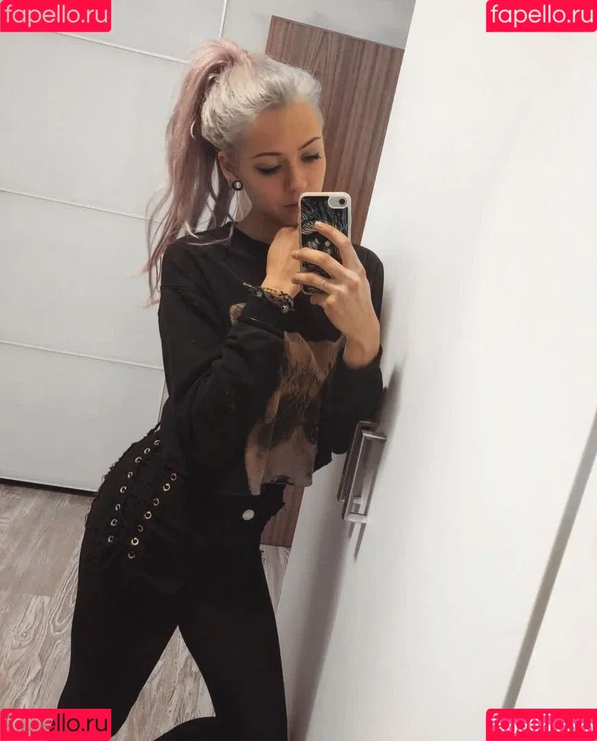 Farbenfuchs Onlyfans Photo Gallery 