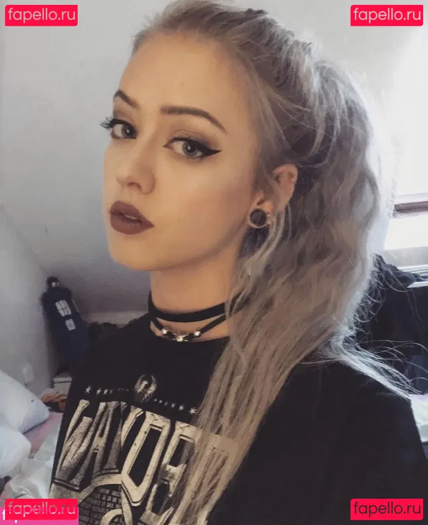 Farbenfuchs Onlyfans Photo Gallery 