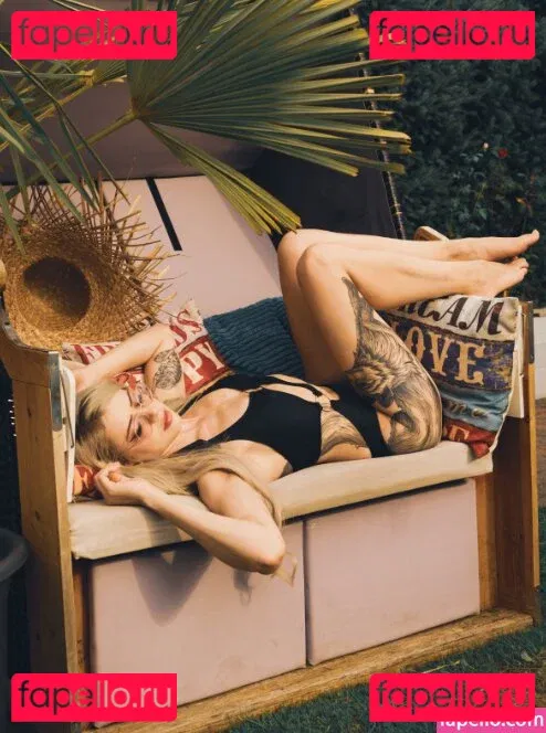 Farbenfuchs Onlyfans Photo Gallery 