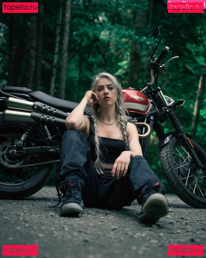 Farbenfuchs Onlyfans Photo Gallery 