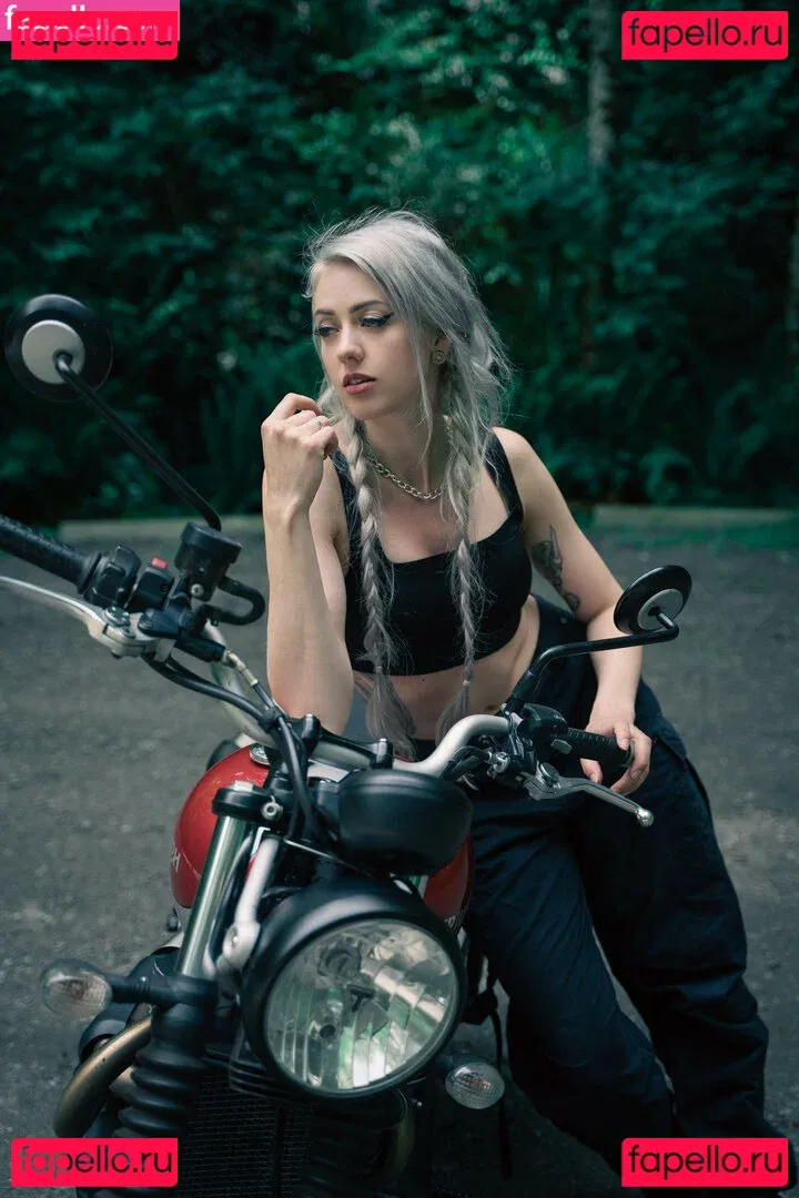 Farbenfuchs Onlyfans Photo Gallery 