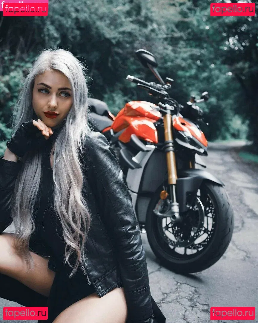 Farbenfuchs Onlyfans Photo Gallery 