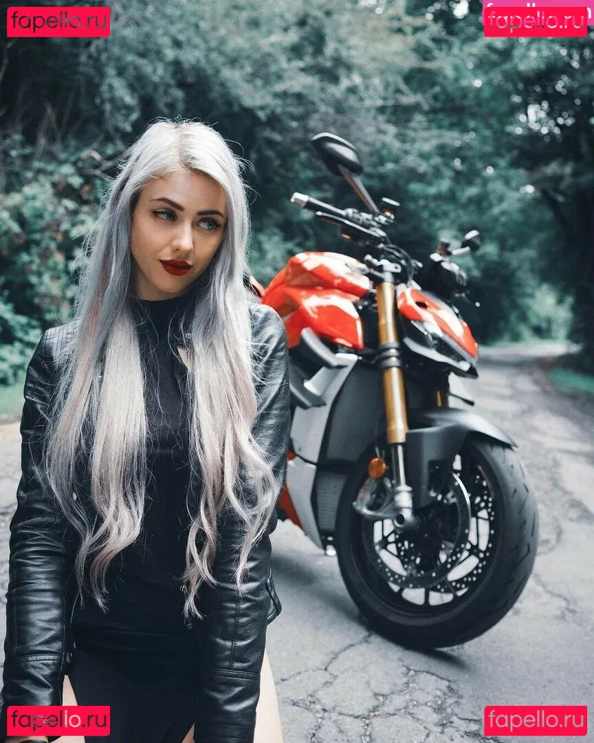 Farbenfuchs Onlyfans Photo Gallery 