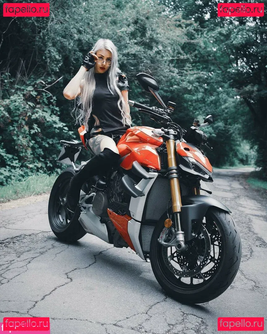 Farbenfuchs Onlyfans Photo Gallery 