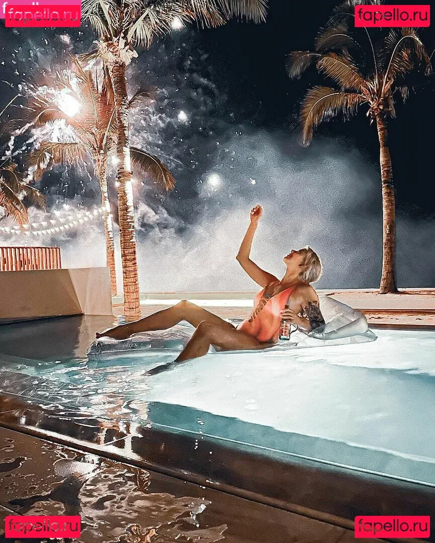 Farbenfuchs Onlyfans Photo Gallery 