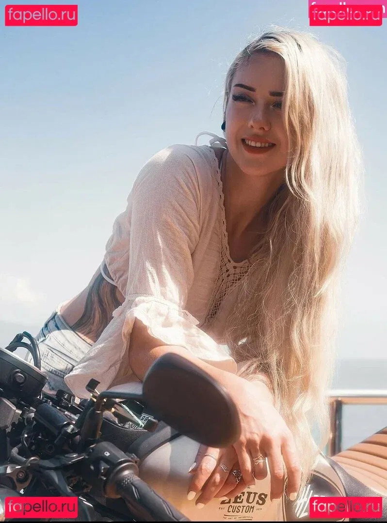 Farbenfuchs Onlyfans Photo Gallery 