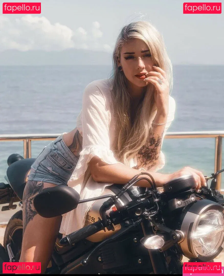 Farbenfuchs Onlyfans Photo Gallery 