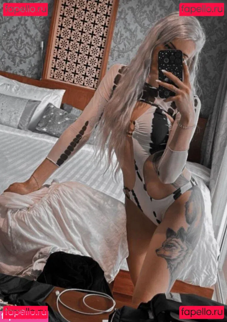 Farbenfuchs Onlyfans Photo Gallery 