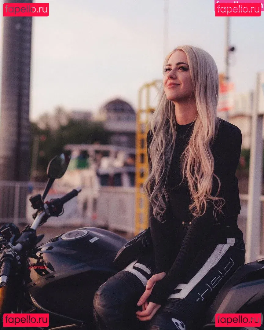 Farbenfuchs Onlyfans Photo Gallery 