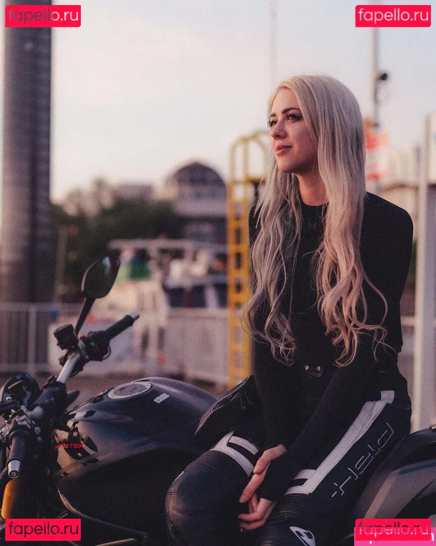 Farbenfuchs Onlyfans Photo Gallery 