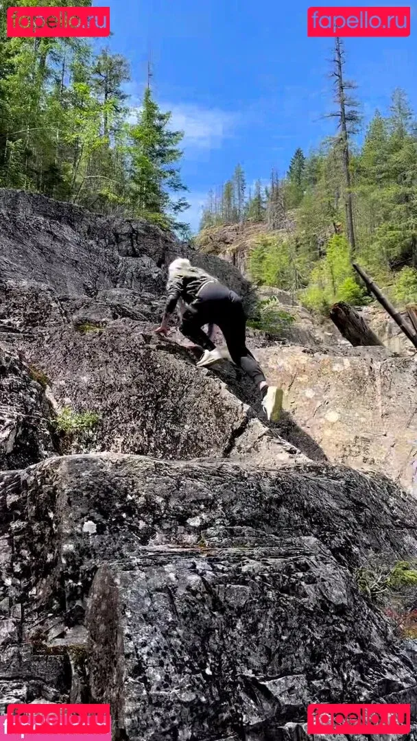 Farbenfuchs Onlyfans Photo Gallery 