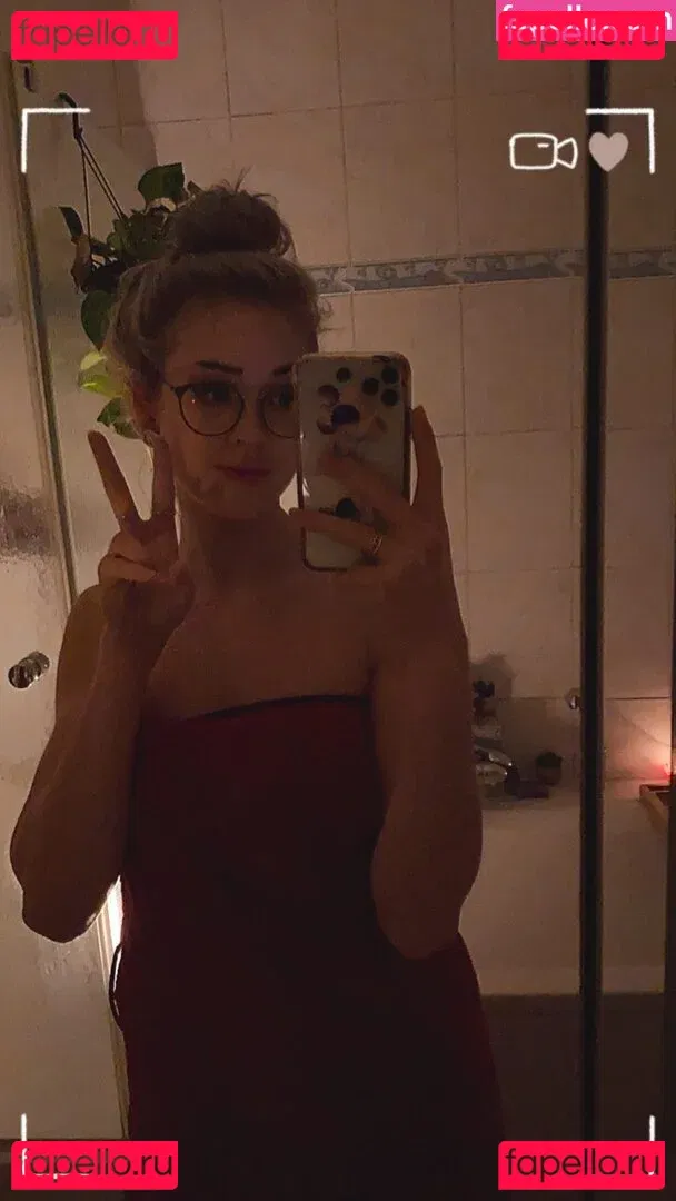 Farbenfuchs Onlyfans Photo Gallery 