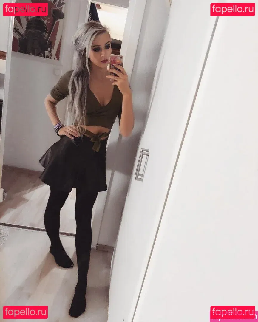 Farbenfuchs Onlyfans Photo Gallery 