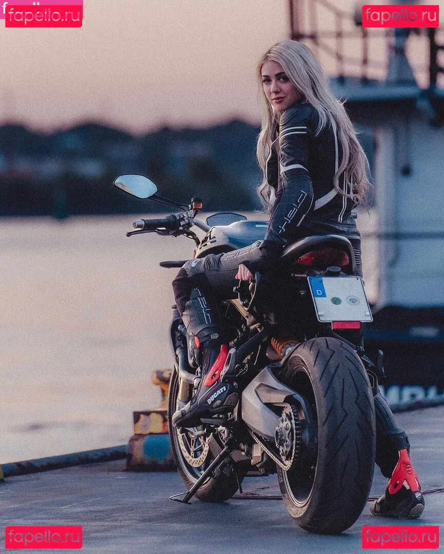 Farbenfuchs Onlyfans Photo Gallery 