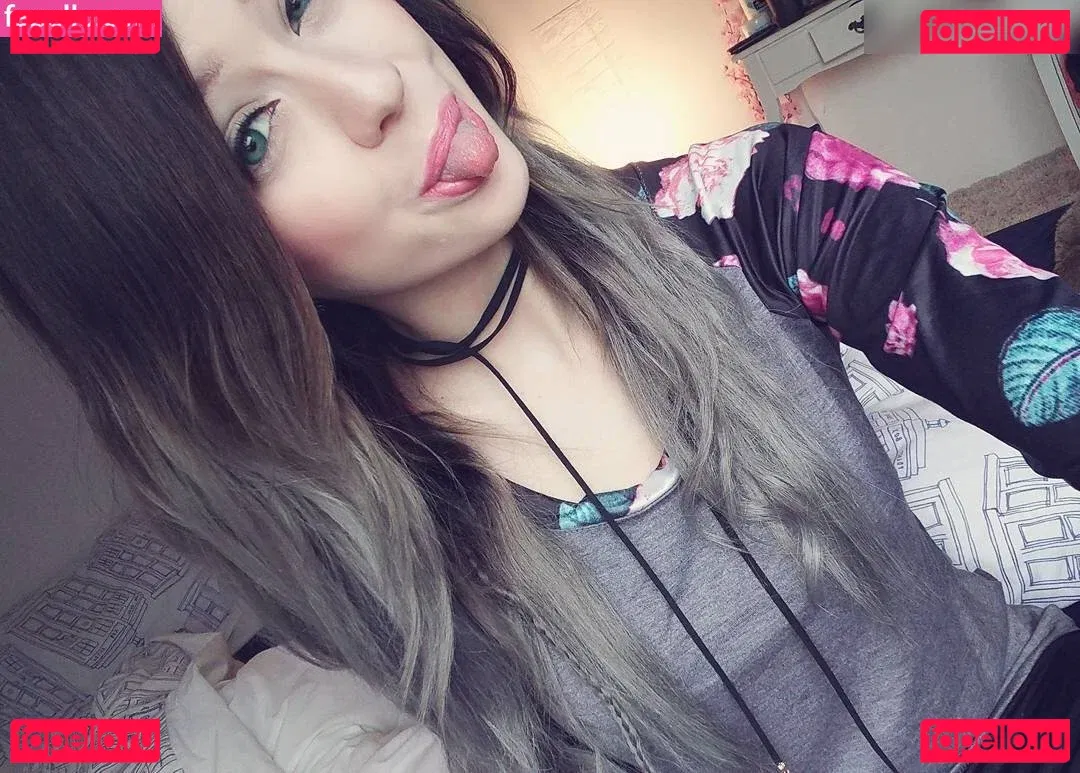 Farbenfuchs Onlyfans Photo Gallery 