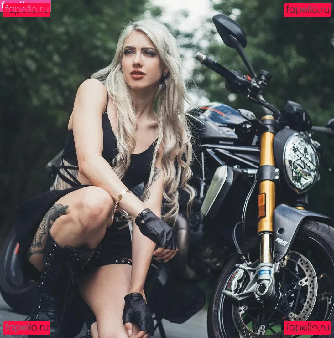 Farbenfuchs Onlyfans Photo Gallery 