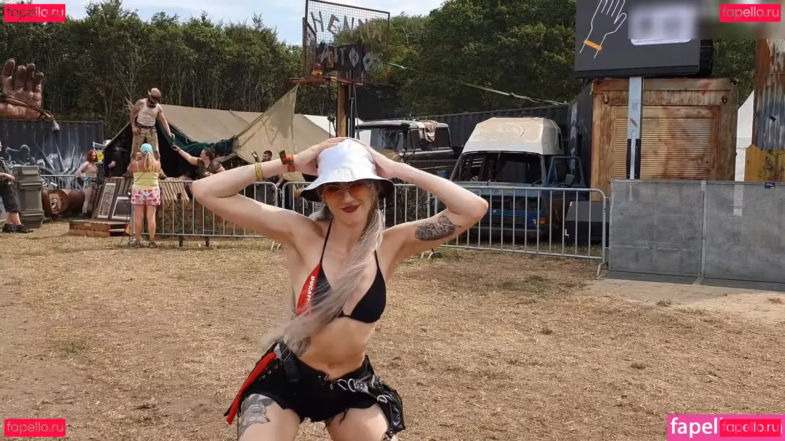 Farbenfuchs Onlyfans Photo Gallery 