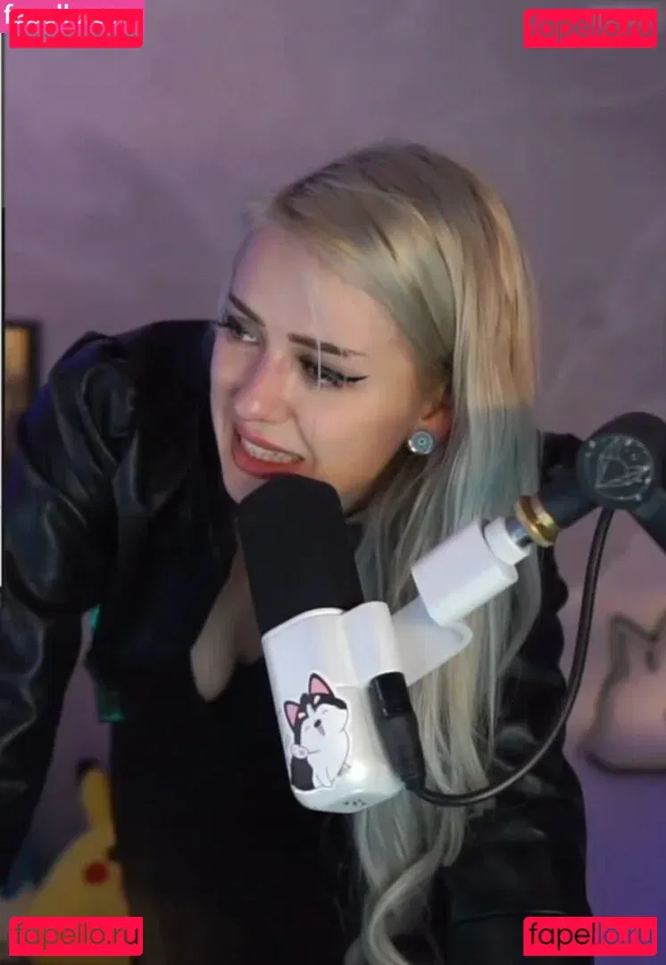 Farbenfuchs Onlyfans Photo Gallery 