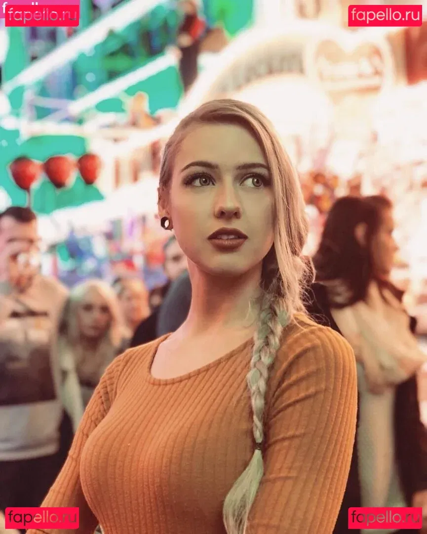 Farbenfuchs Onlyfans Photo Gallery 