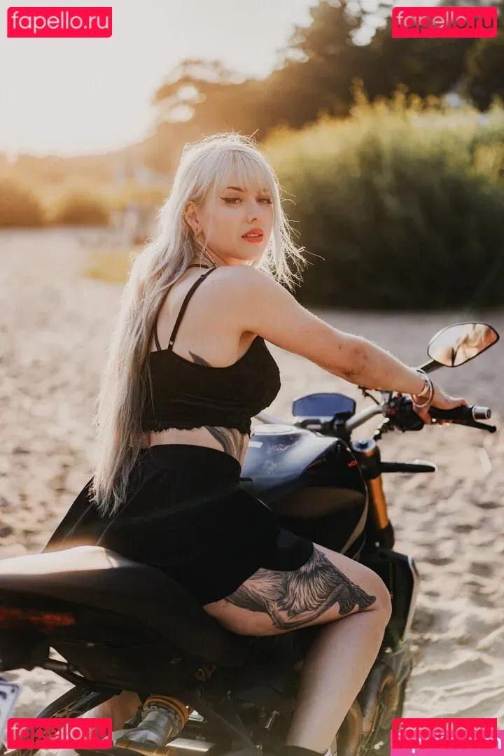 Farbenfuchs Onlyfans Photo Gallery 