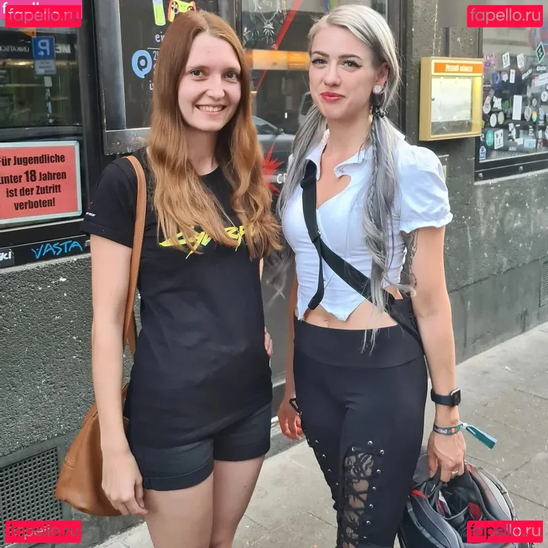 Farbenfuchs Onlyfans Photo Gallery 