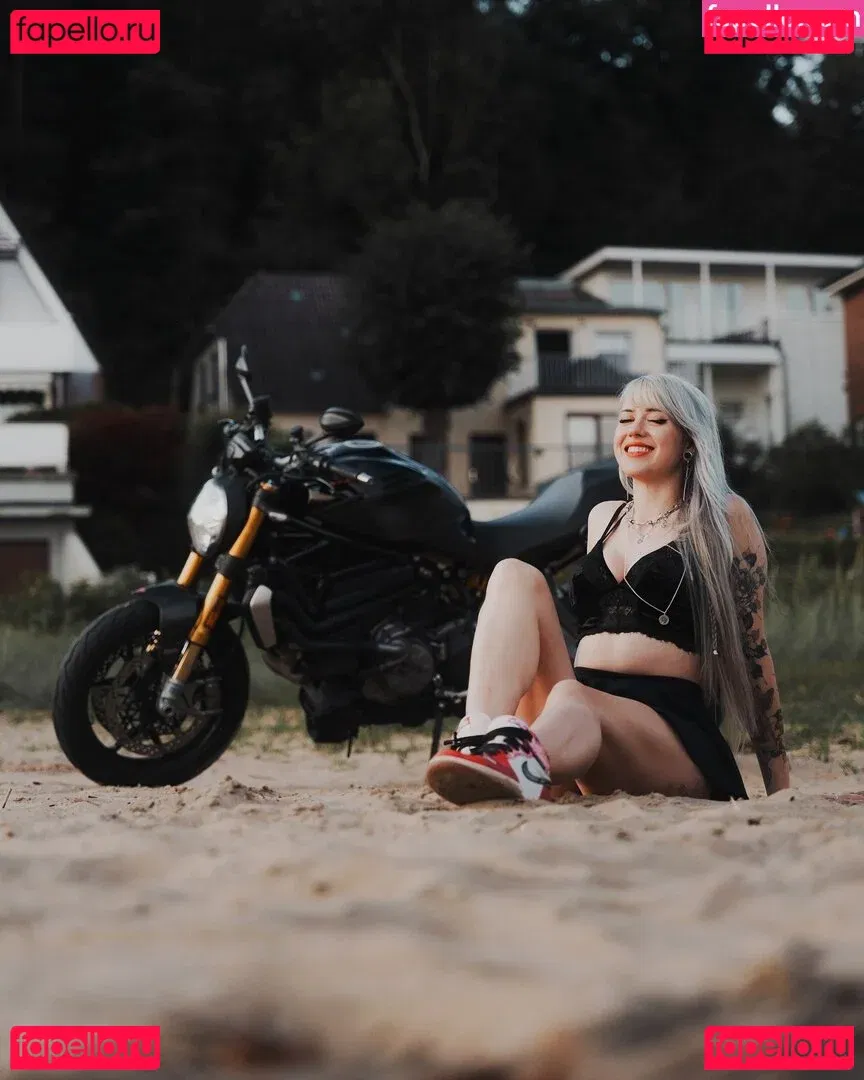 Farbenfuchs Onlyfans Photo Gallery 