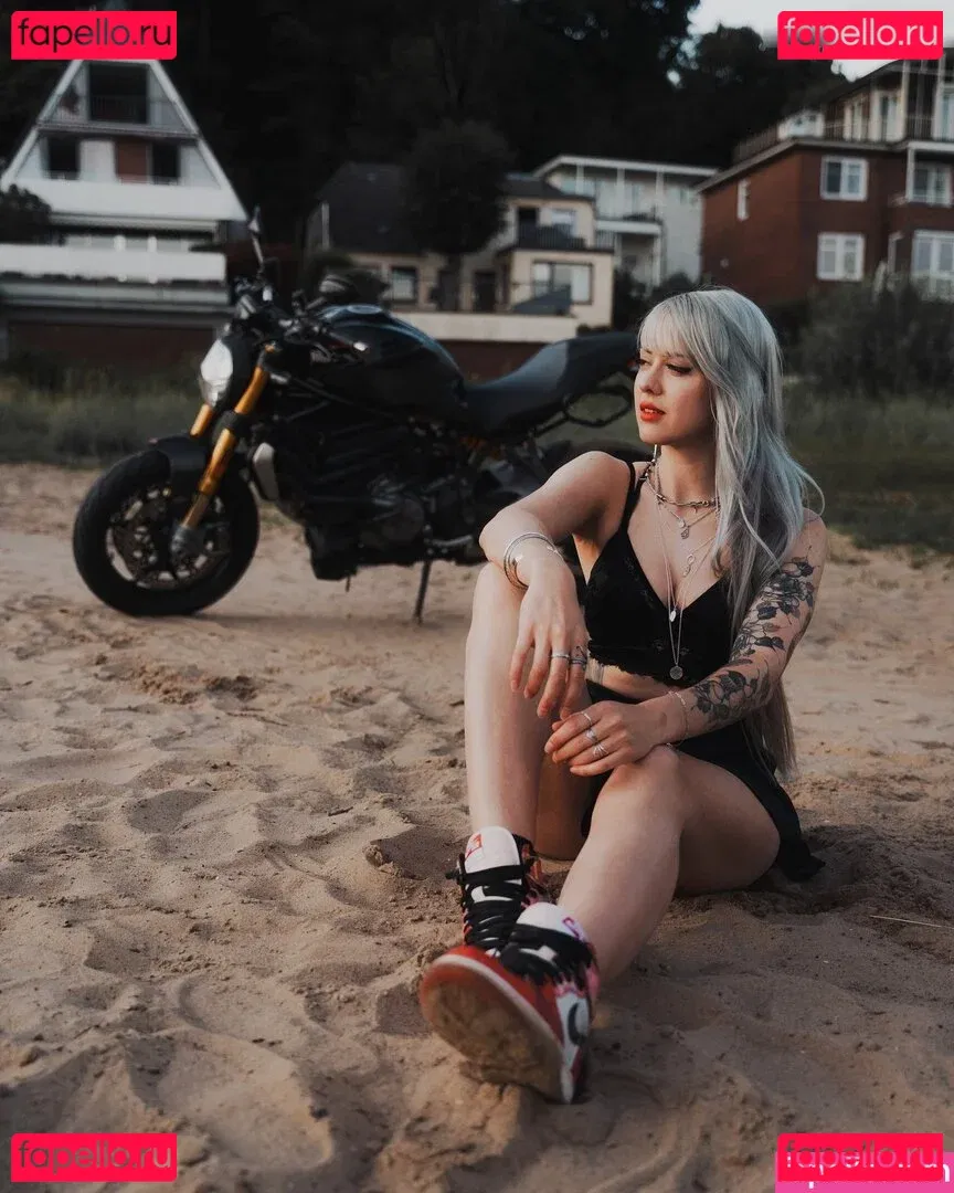 Farbenfuchs Onlyfans Photo Gallery 