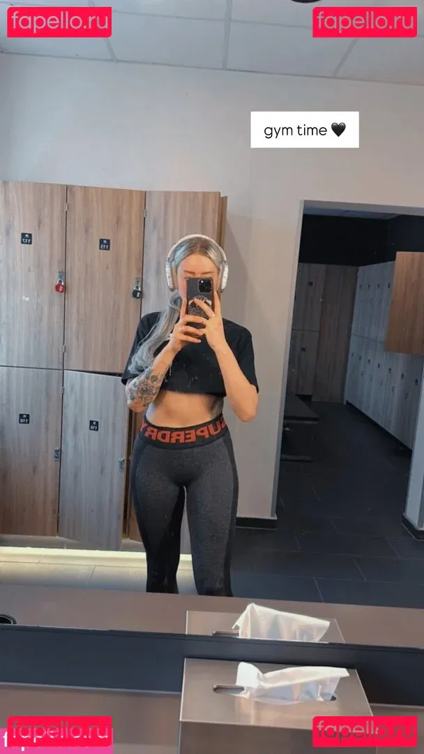 Farbenfuchs Onlyfans Photo Gallery 