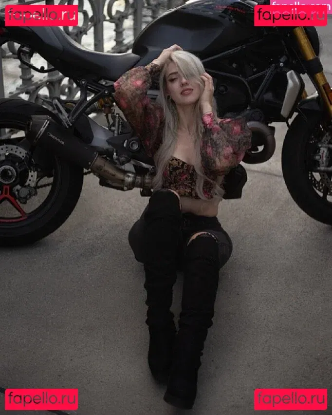 Farbenfuchs Onlyfans Photo Gallery 