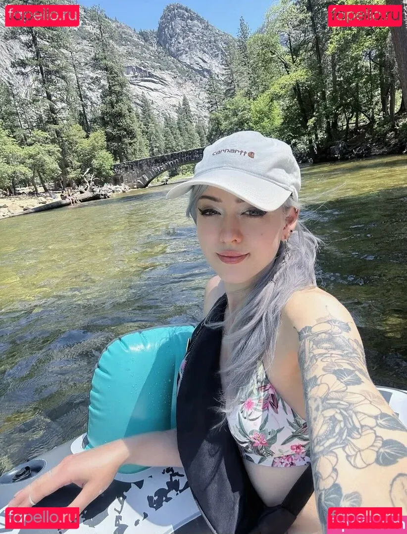 Farbenfuchs Onlyfans Photo Gallery 