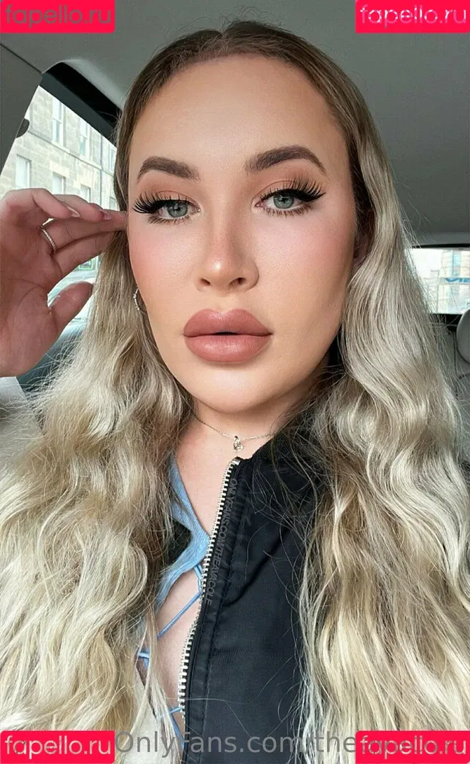theavacole Onlyfans Photo Gallery 