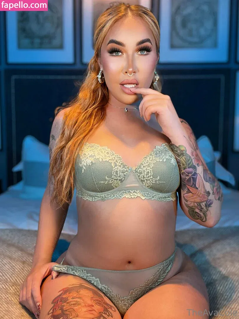 theavacole Onlyfans Photo Gallery 