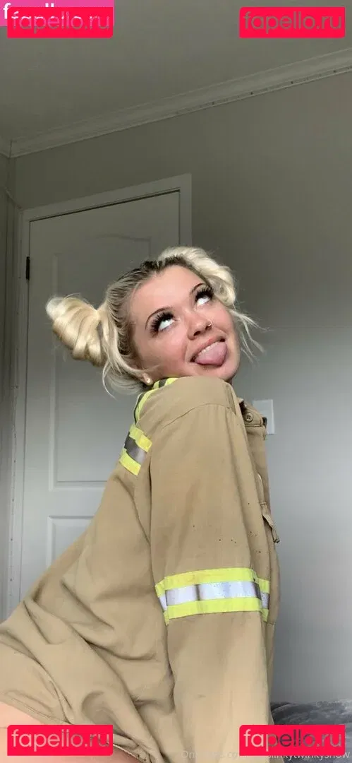 thaslinkytwinkyshow Onlyfans Photo Gallery 