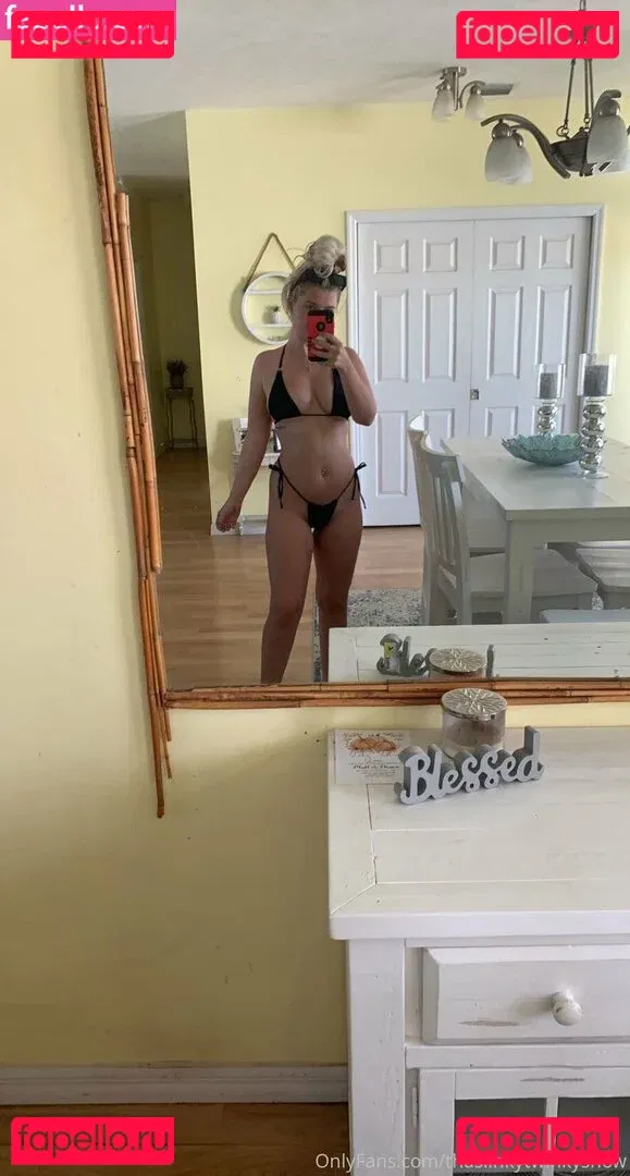 thaslinkytwinkyshow Onlyfans Photo Gallery 