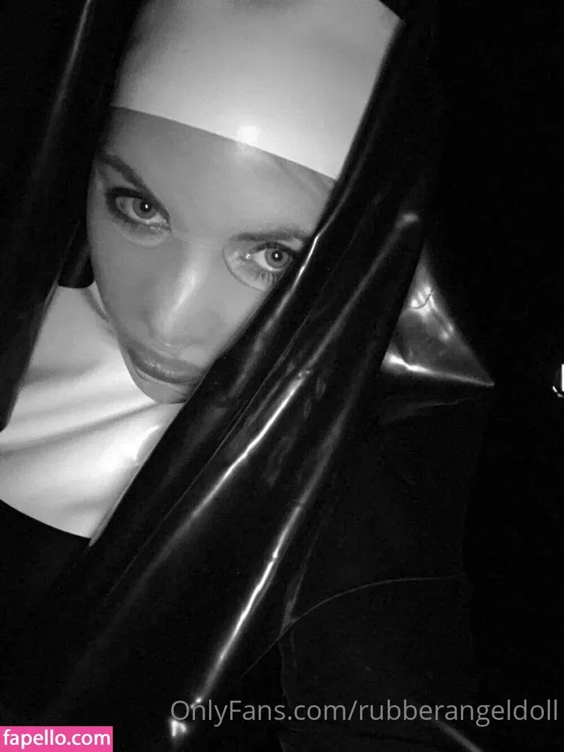 rubberangeldoll Onlyfans Photo Gallery 