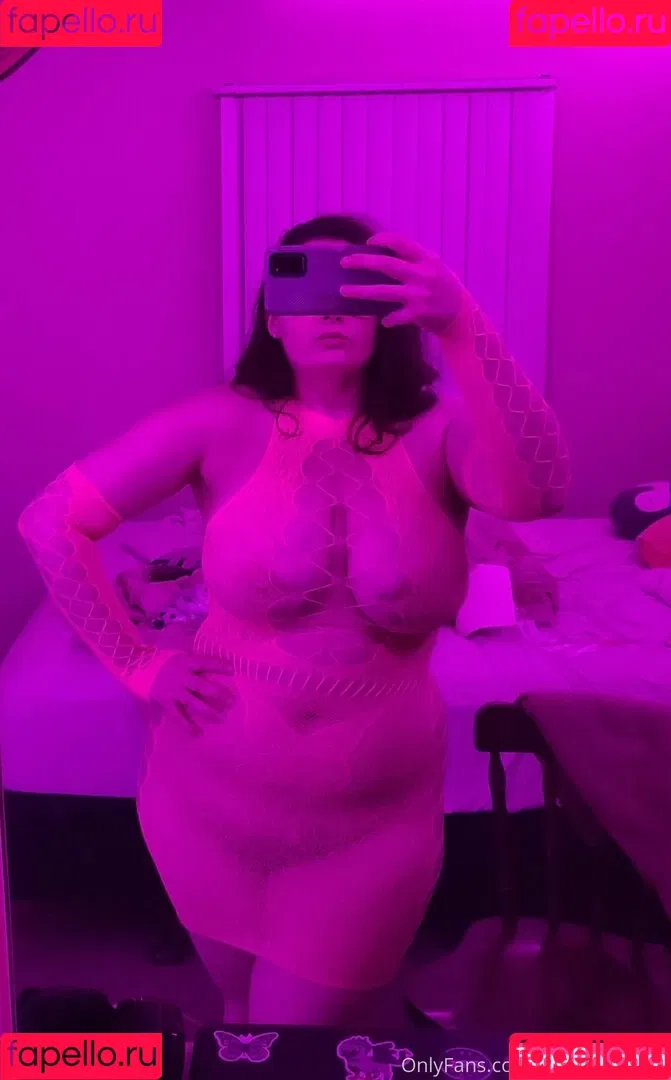 notsafeforcon Onlyfans Photo Gallery 