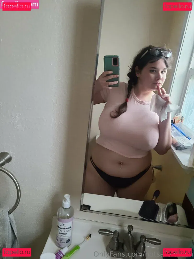 notsafeforcon Onlyfans Photo Gallery 