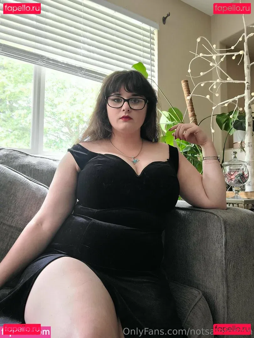 notsafeforcon Onlyfans Photo Gallery 