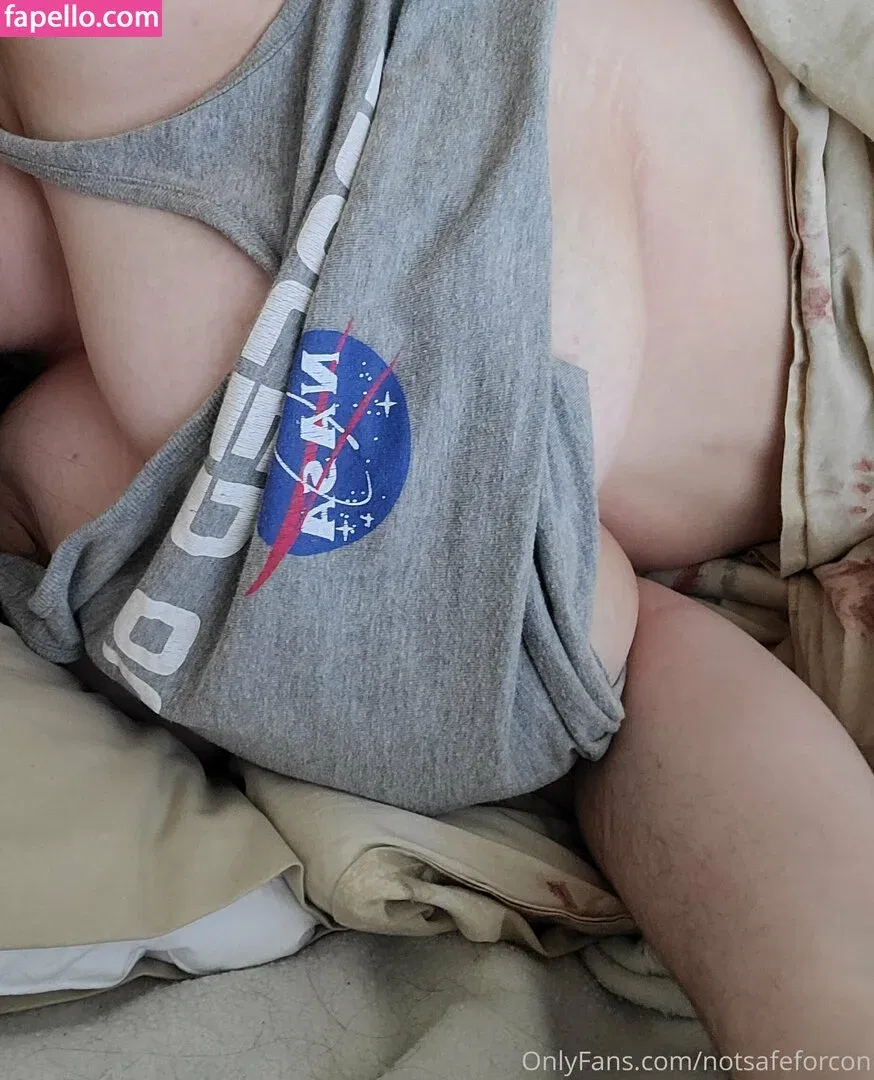 notsafeforcon Onlyfans Photo Gallery 