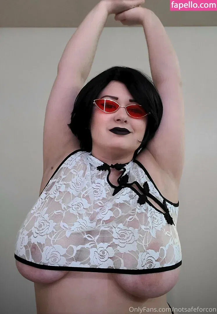 notsafeforcon Onlyfans Photo Gallery 