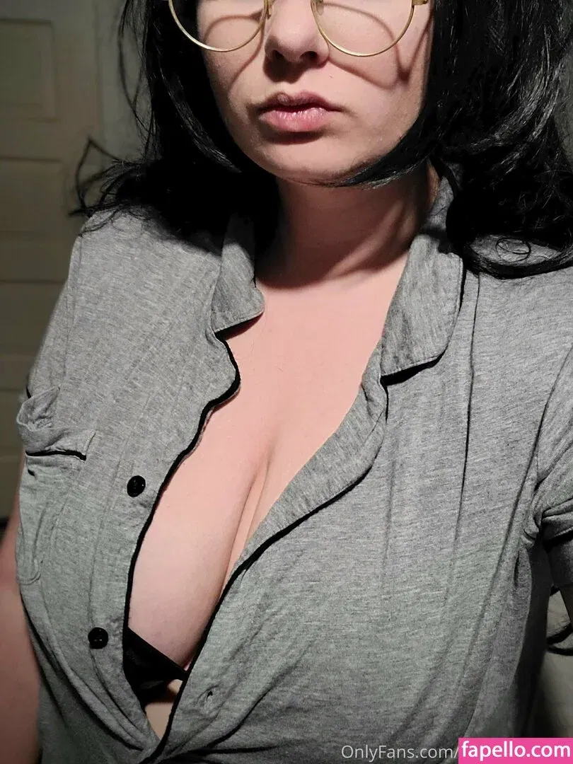 notsafeforcon Onlyfans Photo Gallery 