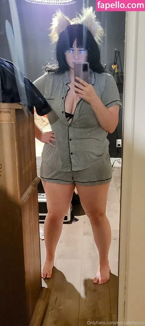 notsafeforcon Onlyfans Photo Gallery 