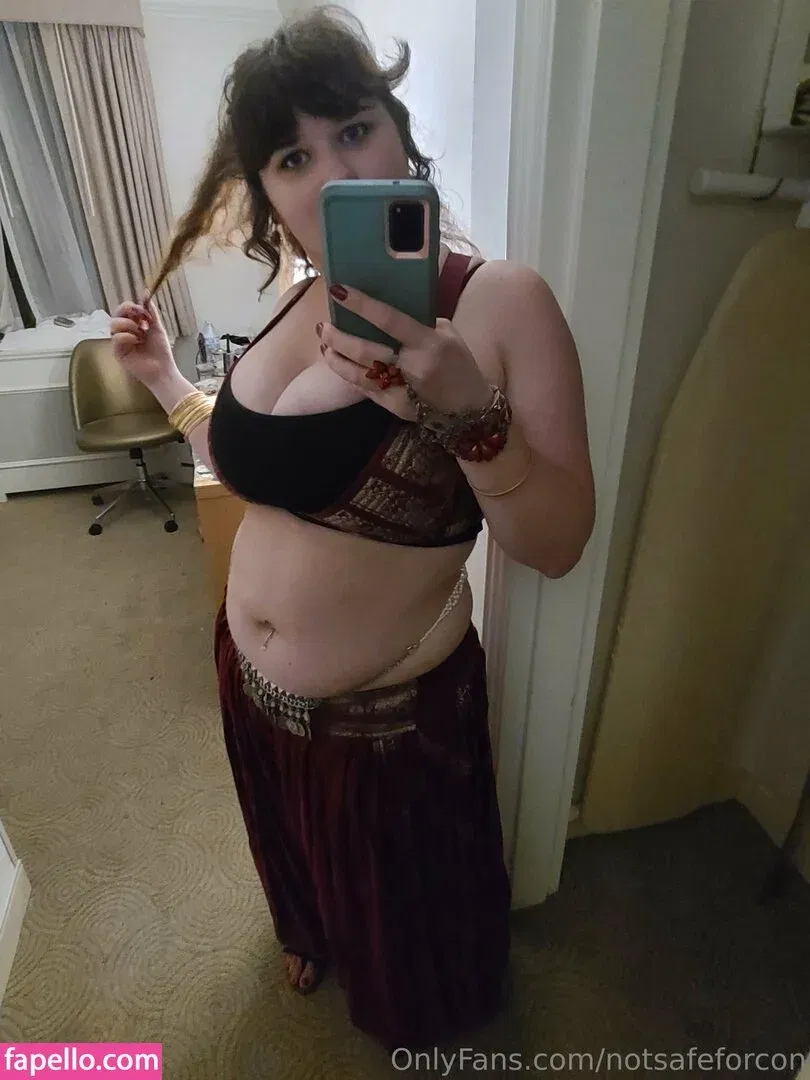 notsafeforcon Onlyfans Photo Gallery 