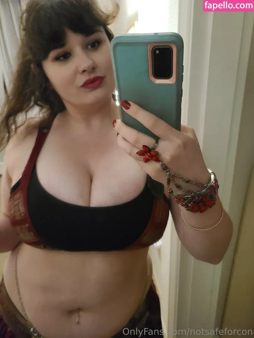 notsafeforcon Onlyfans Photo Gallery 