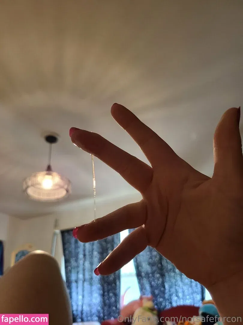 notsafeforcon Onlyfans Photo Gallery 