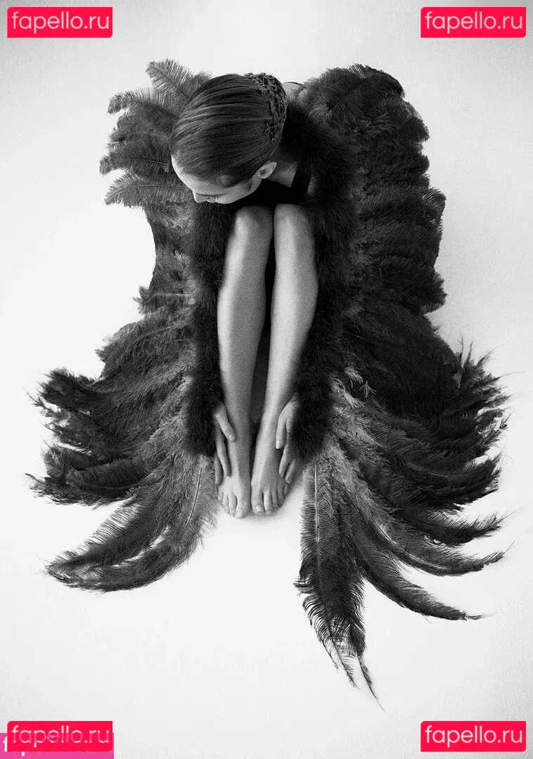 Noomi Rapace Onlyfans Photo Gallery 