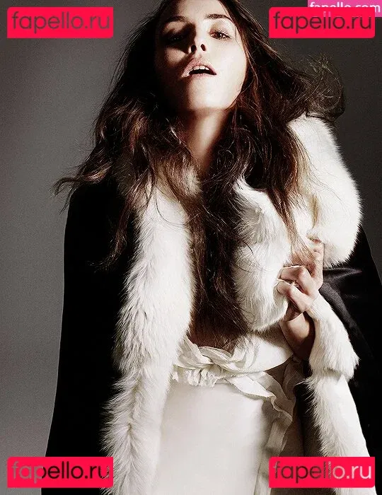 Noomi Rapace Onlyfans Photo Gallery 